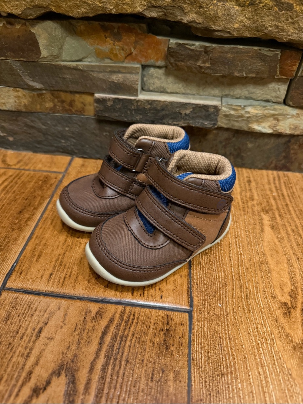 Stride Rite Brown Double Velcro Baby Walker Shoes size 3